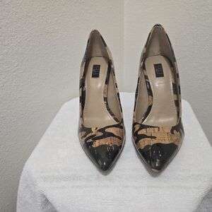 G.I.L.I.  Black and Tan Women's Heels